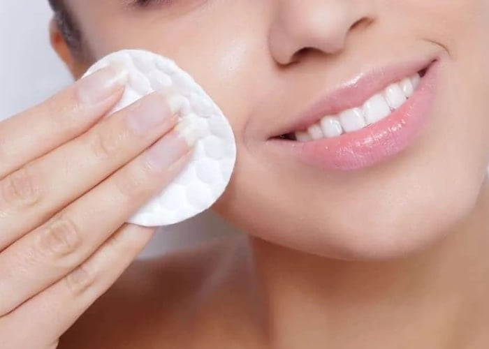 Tại sao tẩy trang là chìa khóa cho làn da dùng kem chống nắng?