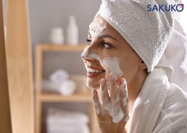 Lợi ích của việc rửa mặt đối với da dầu