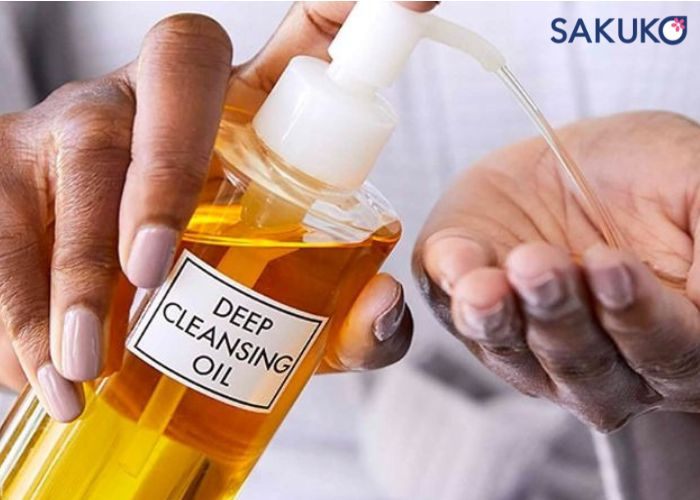 Dùng dầu tẩy trang DHC Deep Cleansing Oil sao cho đúng cách