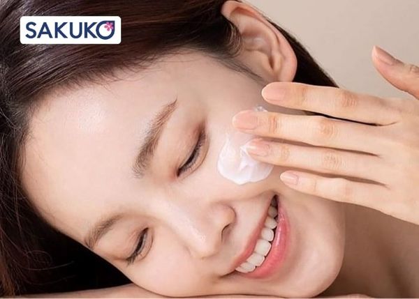 Bôi kem chống nắng lại sau mỗi 2 - 3 tiếng