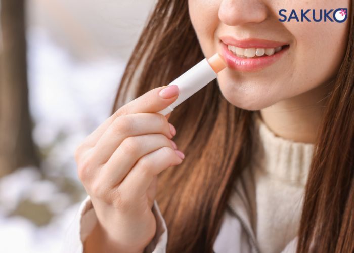 Nên bôi son dưỡng mấy lần 1 ngày?