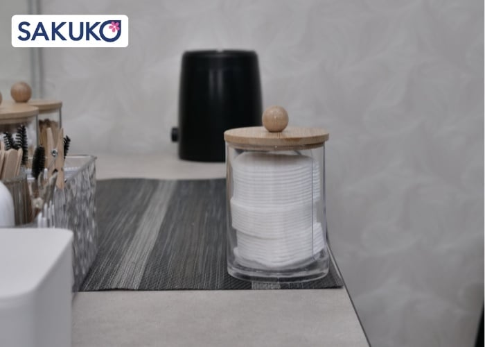 Bảo quản bông tẩy trang ở nơi khô ráo để không làm giảm chất lượng