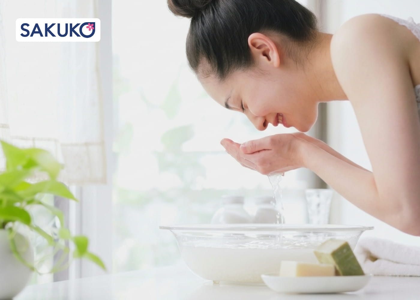 Trong nước vo gạo có gì mà giúp trắng da hiệu quả đến vậy?