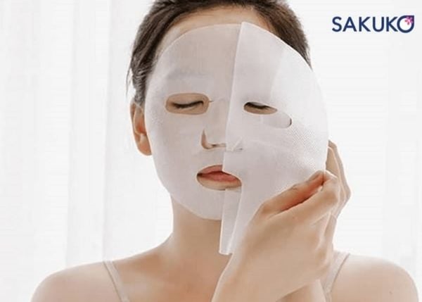 Mặt nạ giấy và kem dưỡng da cung cấp dưỡng chất tuyệt vời nuôi dưỡng làn da