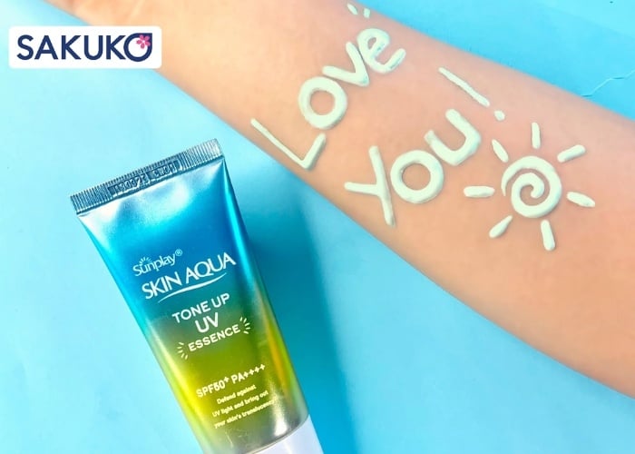 Kem chống nắng Skin Aqua màu xanh là bản nào?
