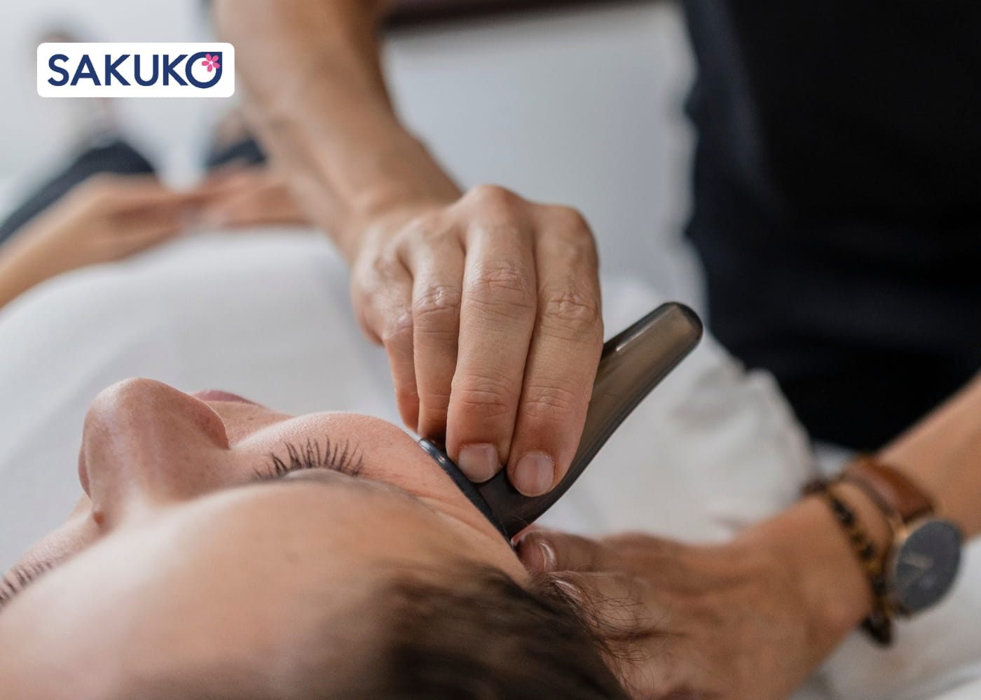 TOP 3 sai lầm cần tránh để massage mặt không 