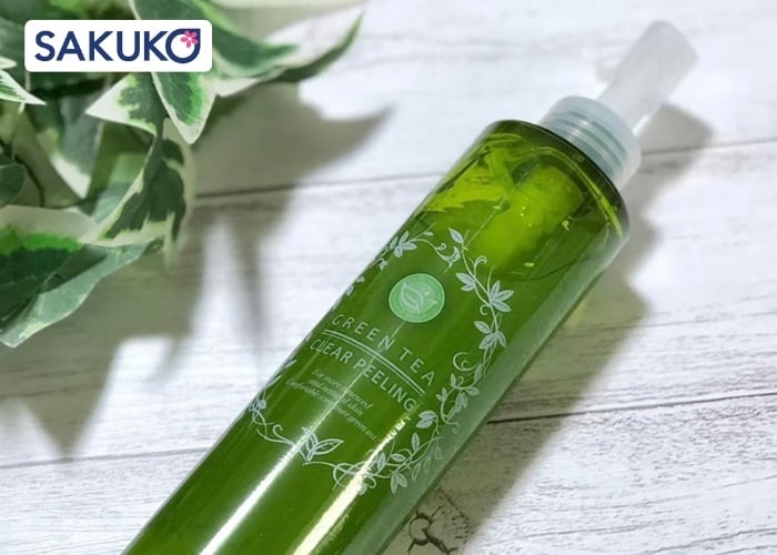 Gel tẩy da chết Green Tea Clear Peeling với mùi trà xanh tự nhiên sảng khoái