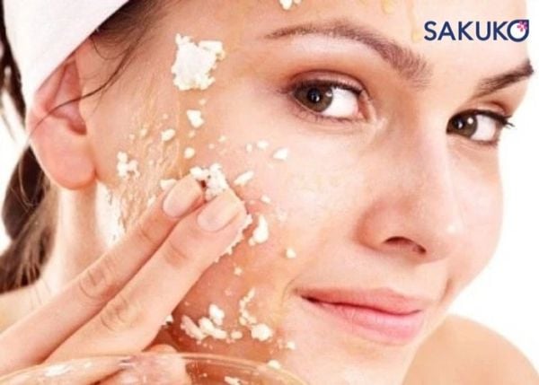 Nên lựa chọn tẩy tế bào da chết mặt phù hợp với làn da tuổi thiếu niên