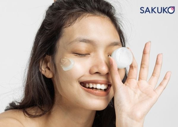 Hướng dẫn cách tẩy tế bào da chết chuẩn chuyên gia cho làn da 13 tuổi