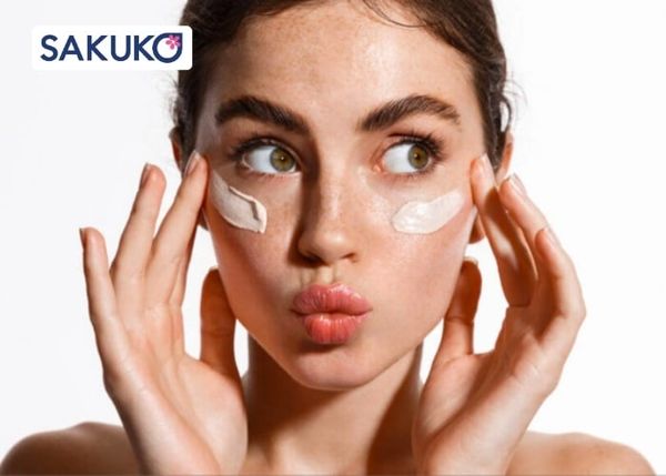 Tại sao không nên bôi kem chống nắng ngay sau khi bôi serum?