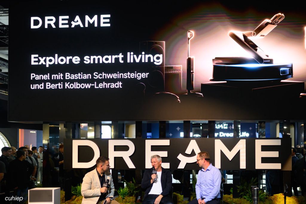 Bastian Schweinsteiger chia sẻ tại gian hàng Dreame ở triển lãm IFA 2025