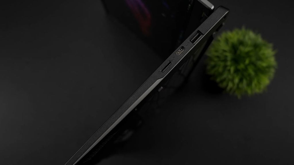 asus tuf a14 2026 được trang bị vài cổng cơ bản