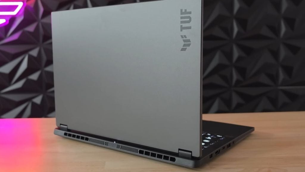 asus tuf a14 2026 bố trí tản nhiệt ở phía sau mặt lưng giảm bớt độ nóng khi dùng