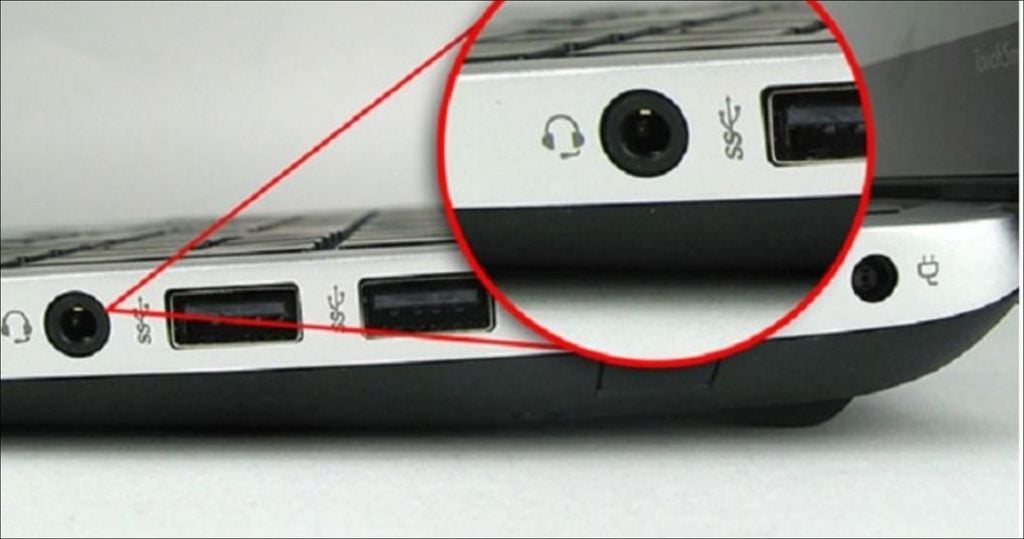 sử dụng cổng jack 3.5 để kết nối với amply