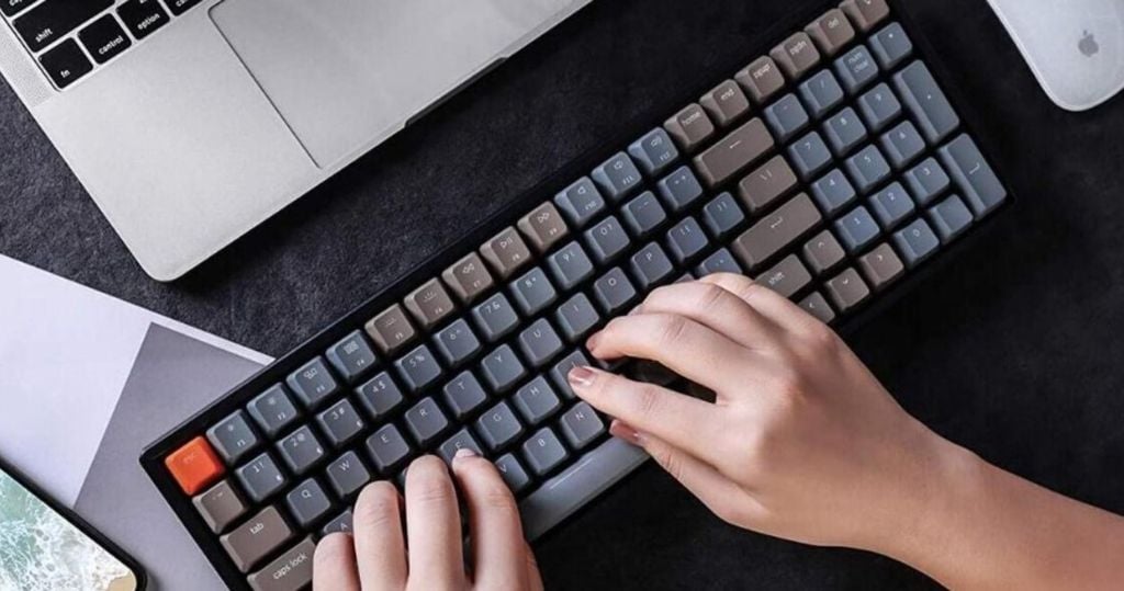 sử dụng bàn phím rời đỡ ảnh hưởng đến sức khỏe và cột sống