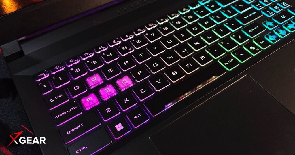 MSI Katana 15 HX B14W có bàn phím giả cơ Scrabble 4 vùng RGB