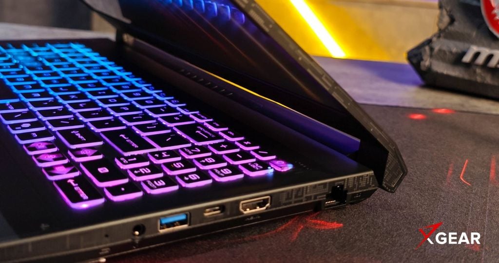 MSI Katana 15 HX B14W trang bị đầy đủ cổng kết nối