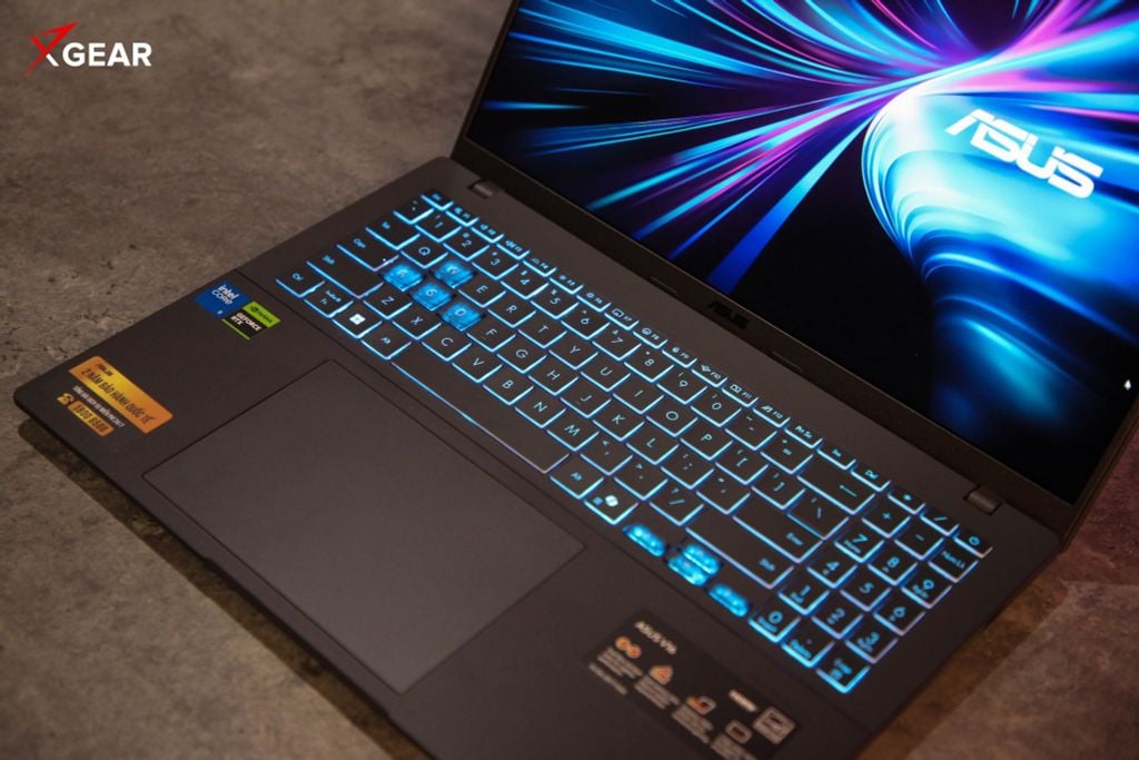 laptop ASUS V16 V3607 được trang bị 2 khe ram