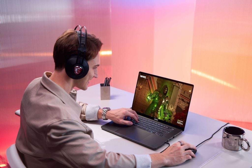 MSI Stealth 16 AI B3W được trang bị chip ultra 9 thanh lịch