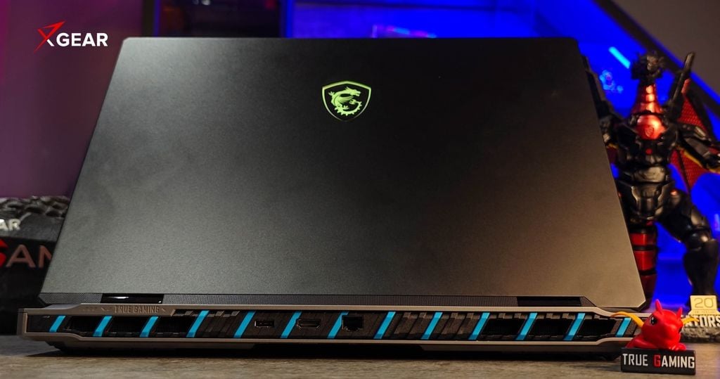 cổng kết nối mặt lưng của MSI Titan 18 HX A2XW