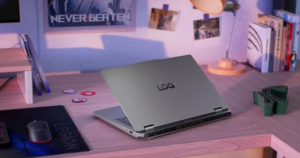 Lenovo LOQ Essential 15IRX11 sở hữu thiết kế gọn nhẹ tiện lợi