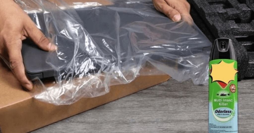 Diệt kiến chui vào laptop bằng túi kín