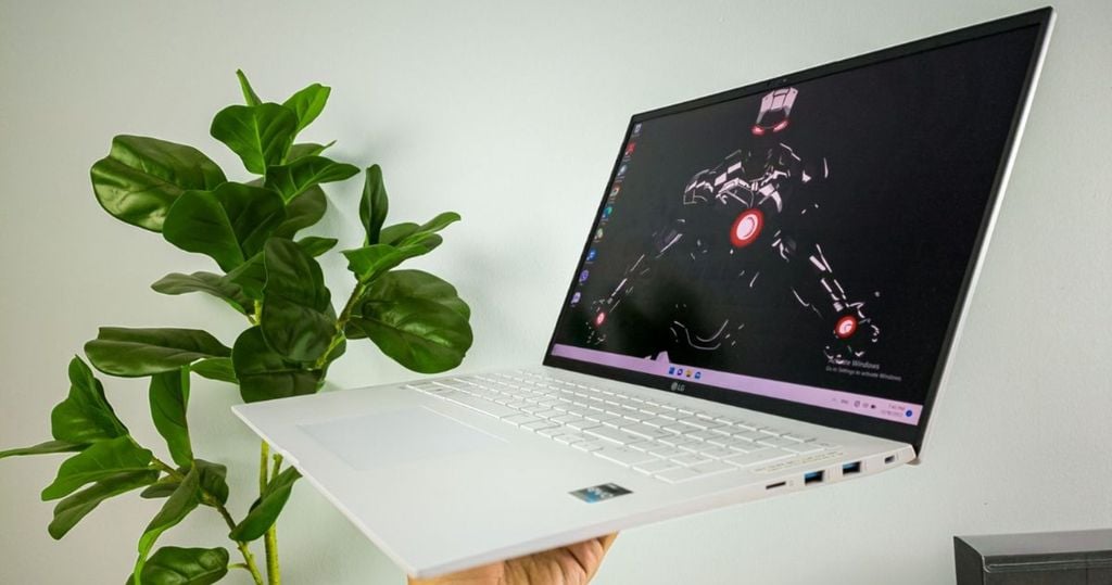 Đặc điểm của laptop màn hình 18 inch