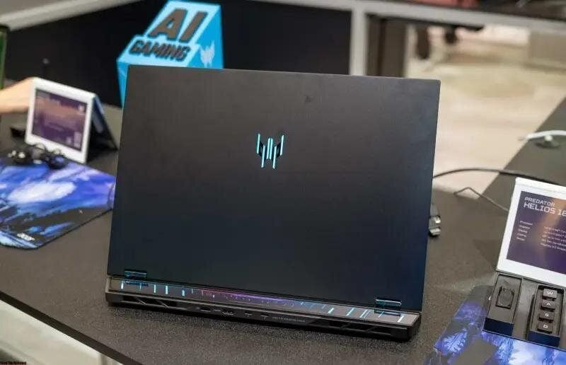 Acer Predator Helios 18 PH18 73 98AQ màn 18 inch 250hz