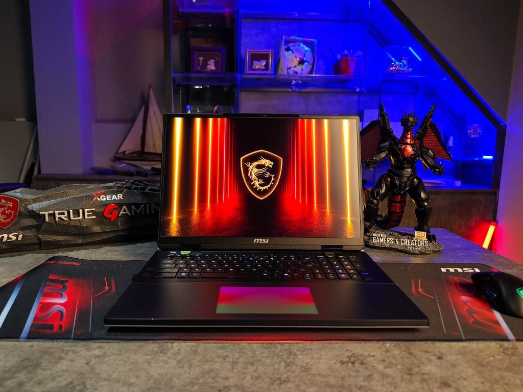 Titan 18 HX AI A2XWIG 090VN màn hình 18 inch miniled