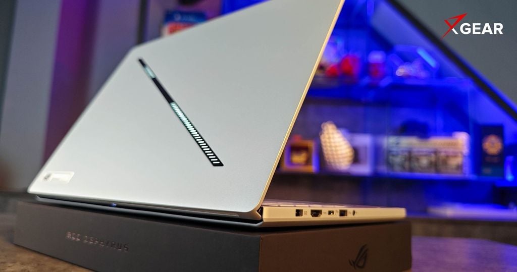 ASUS ROG Zephyrus G14 GA403WM-QS058WS thanh lịch thu hút