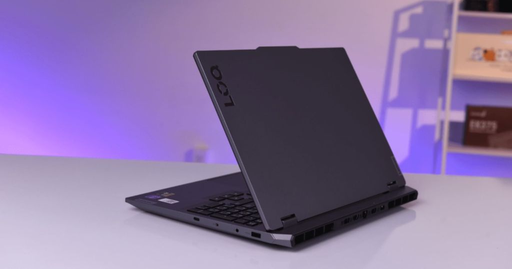LOQ 15ARP9 và ASUS TUF A15 so sánh về cách bố trí các cổng kết nối