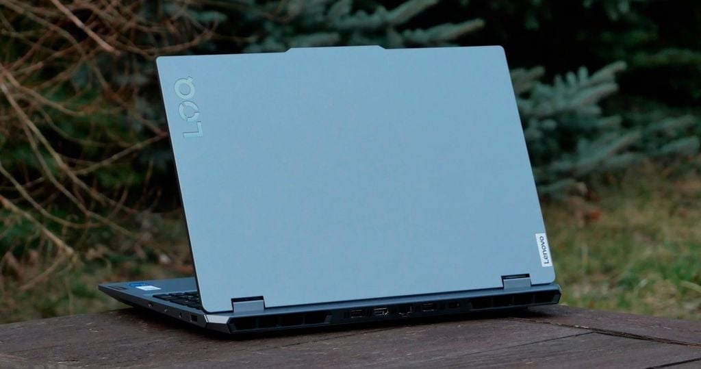 LOQ 15ARP9 và ASUS TUF A15 so sánh về thiết kế và độ bền