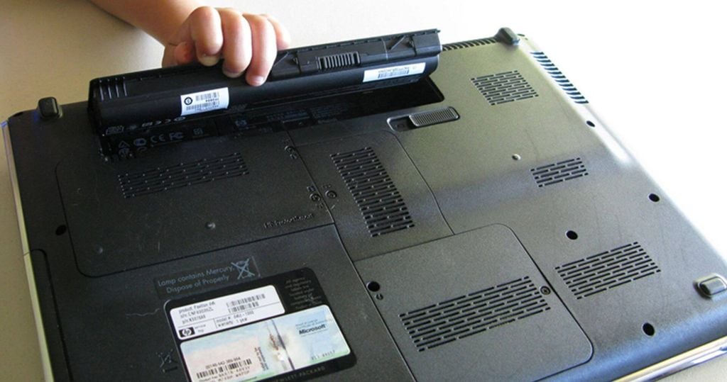 ưu nhược điểm của laptop pin rời