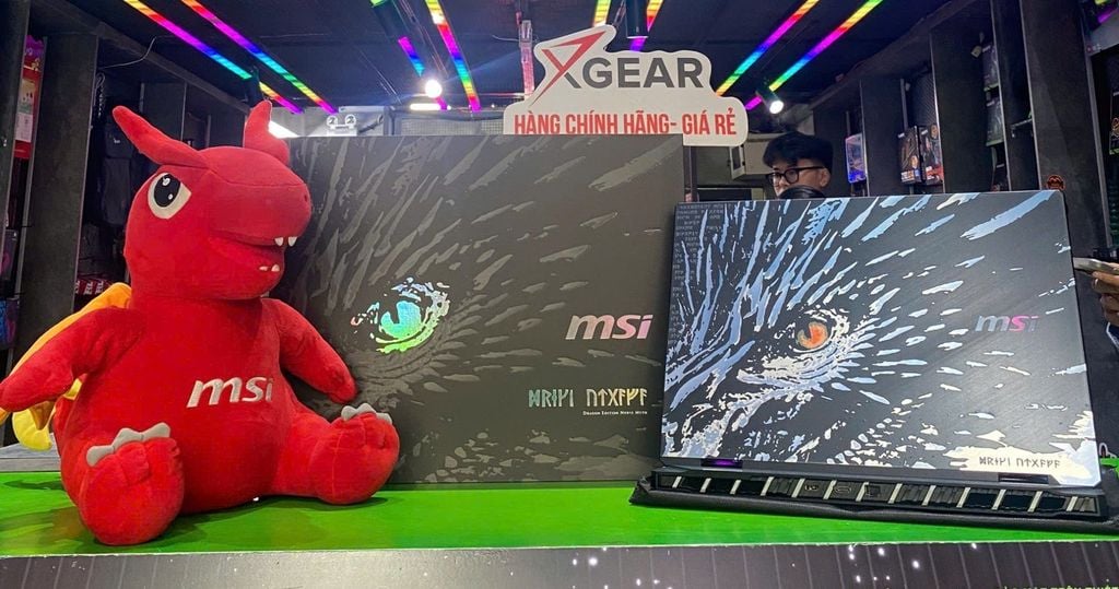 MSI Titan 18 HX AI&nbsp;Dragon Edition Norse Myth tại Xgear