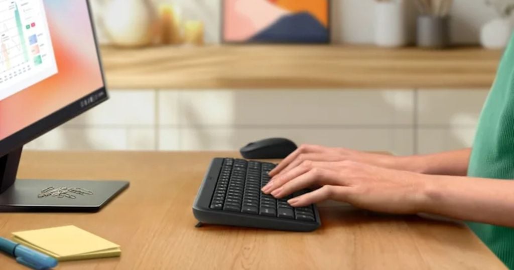Bộ bàn phím và chuột Logitech MK250 Compact dành cho dân văn phòng