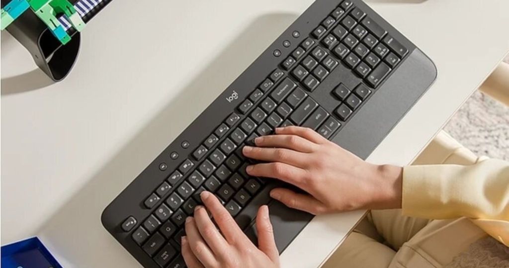 Bàn phím không dây Logitech K650 cho người làm văn phòng