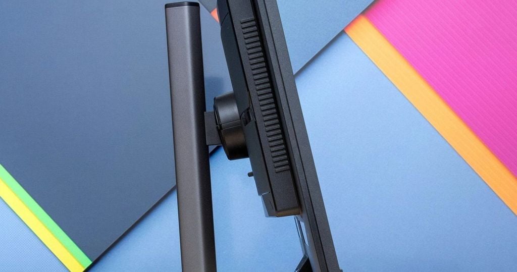 Màn hình Gaming Gigabyte M27UP có chân đế công thái học