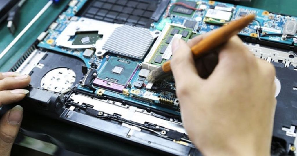 dấu hiệu nhận biết laptop cần vệ sinh