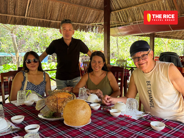 Khách vô cùng hài lòng khi trải nghiệm tour của The Rice Travel Group