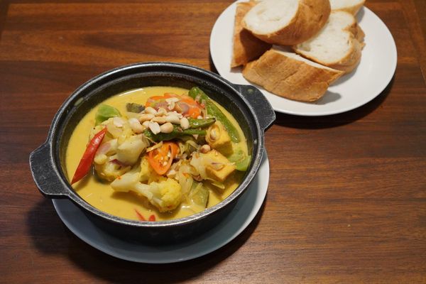 The Rice Hotel - serves free breakfast from 530 - 1000 every day