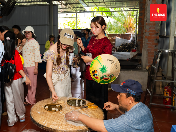 Visitors will have the opportunity to enjoy rice paper rolls right on the spot.