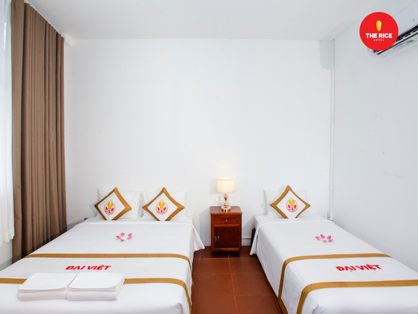 The Rice Hotel is a large hotel chain near Ben Thanh Market with 7 branches and over 100 rooms.