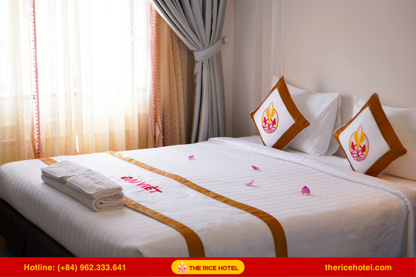 The Rice Hotel Bùi Viện khách sạn quy mô lớn hơn 100 phòng phố Tây Đề Thám Quận 1