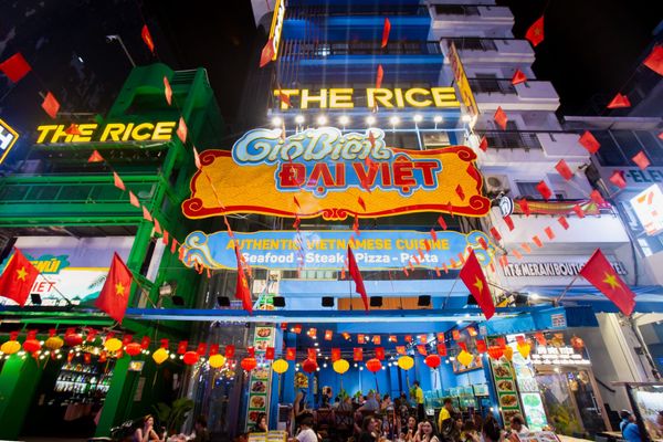The Rice has 7 branches on Bui Vien and De Tham streets