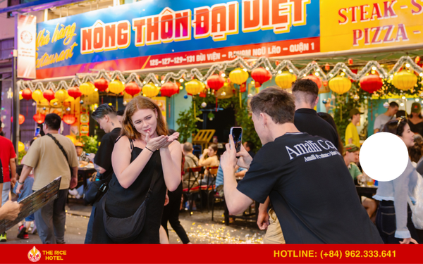 Việc lựa chọn khách sạn Bùi Viện giúp du khách có thể dễ dàng khám phá thành phố mà không mất thời gian di chuyển