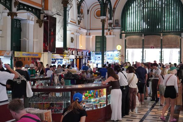 Không gian Bưu điện thành phố rộng rãi, mang lại cảm giác dễ chịu
