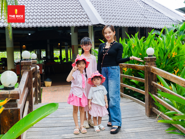 Mekong Rest Stop - a rest stop with a distinctly Western Vietnam feel.