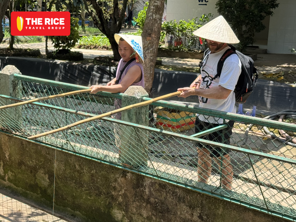 Trại cá sấu có màn chắn kĩ càng, đảm bảo an toàn cho du khách