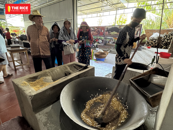 điểm sản xuất cốm nổ
