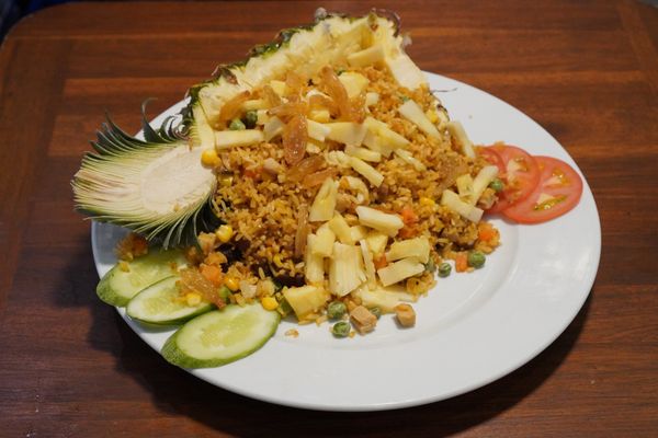 Khách sạn phục vụ đa dạng món ngon cho du khách